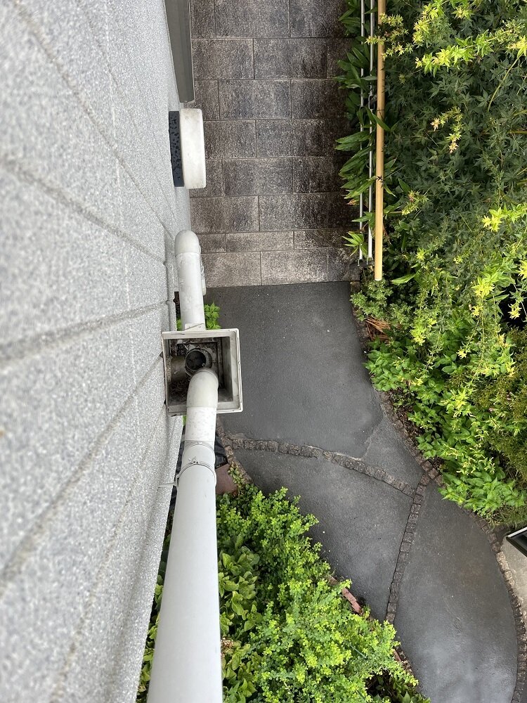 雨どい詰まり (2).JPG